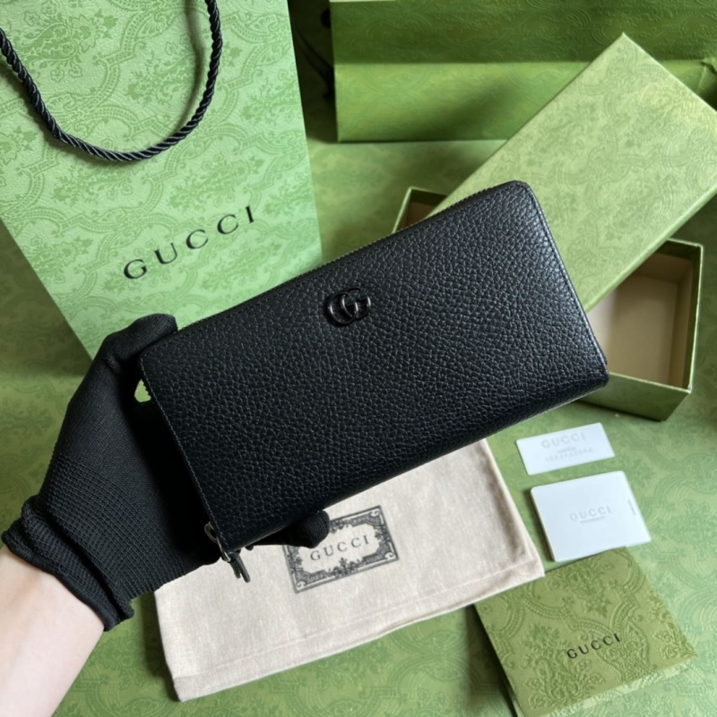 G*u*i wallets & purse